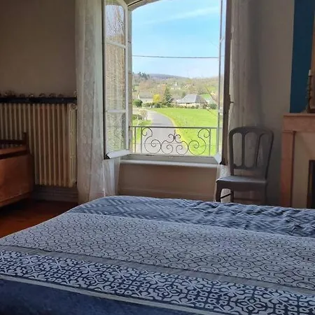 Maison La Rase Du Cantal Ferienhaus