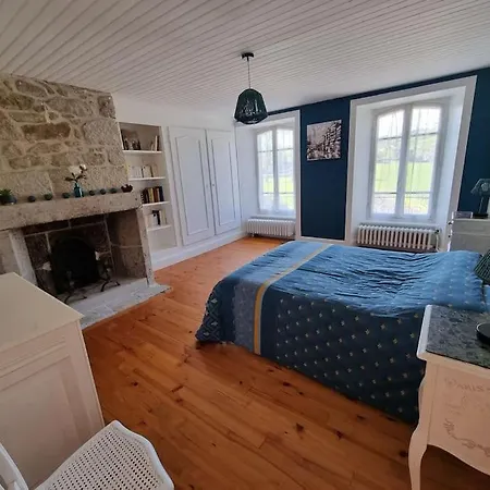Maison La Rase Du Cantal Holiday home Menet